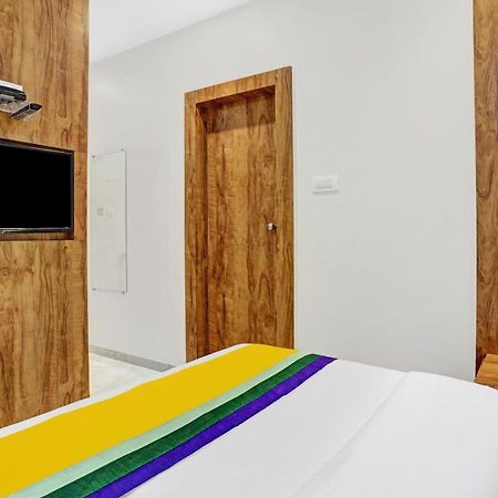 Itsy Hotels Heraa International Mumbai Exterior photo