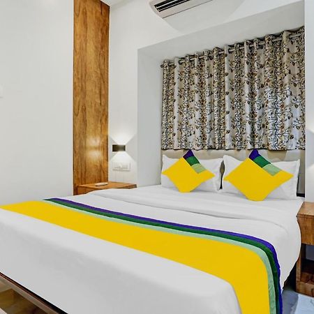 Itsy Hotels Heraa International Mumbai Exterior photo