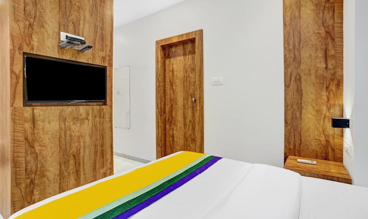 Itsy Hotels Heraa International Mumbai Exterior photo