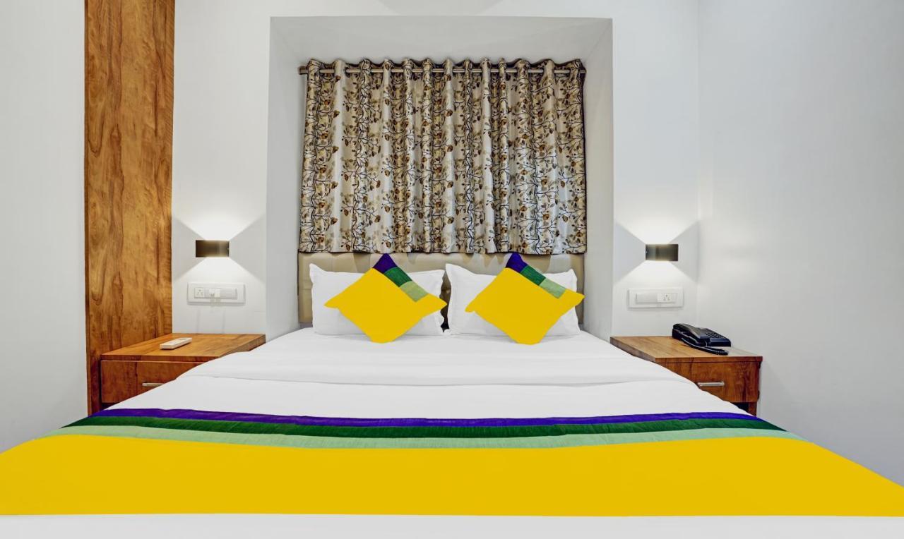 Itsy Hotels Heraa International Mumbai Exterior photo