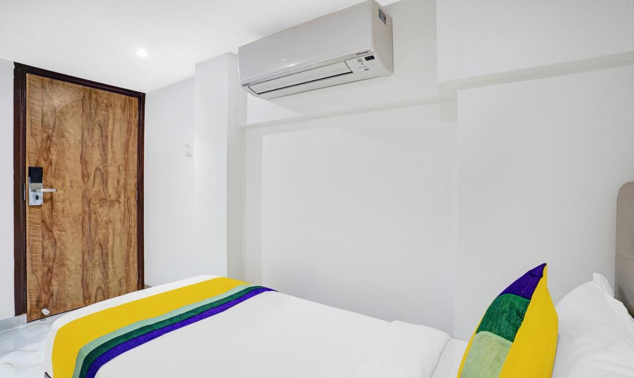 Itsy Hotels Heraa International Mumbai Exterior photo