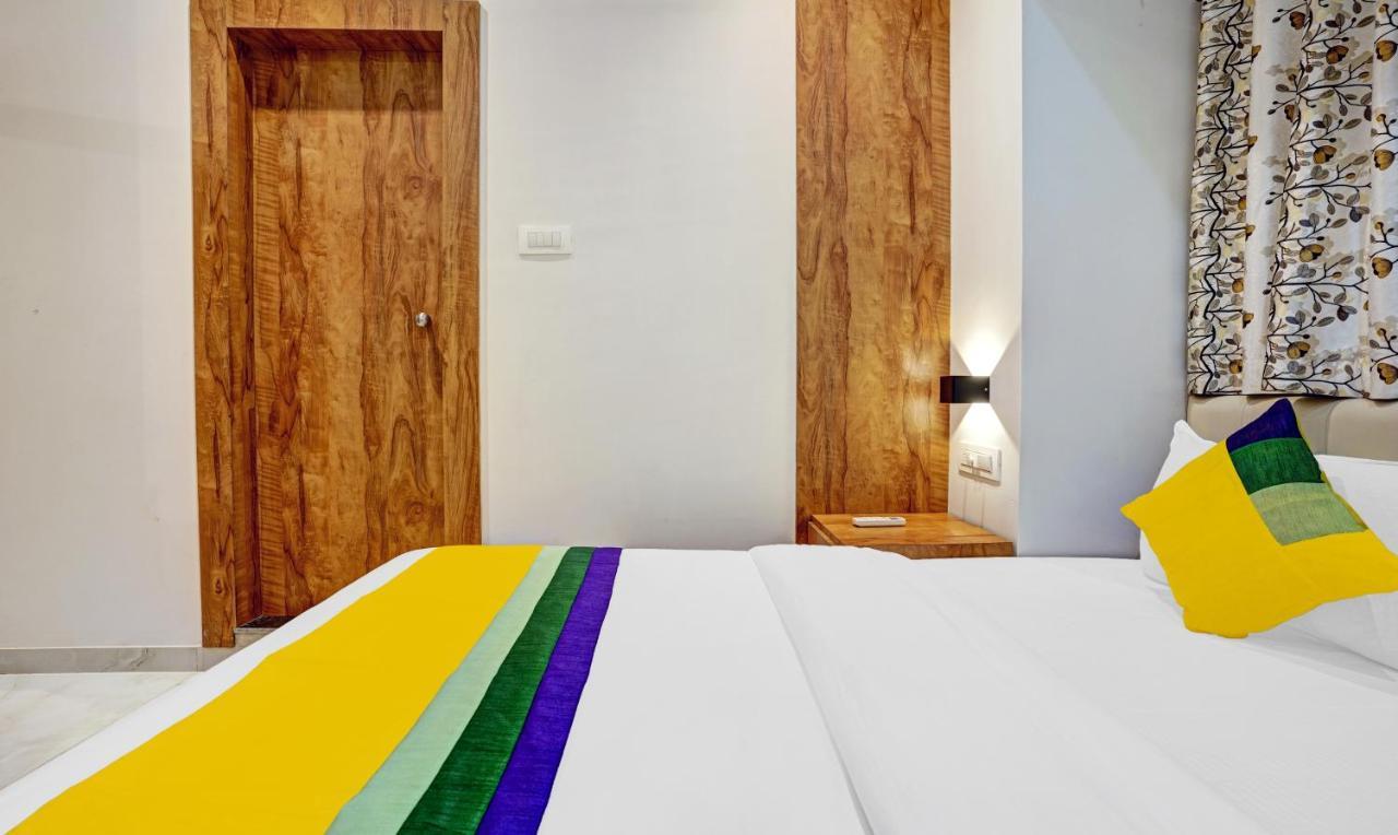 Itsy Hotels Heraa International Mumbai Exterior photo