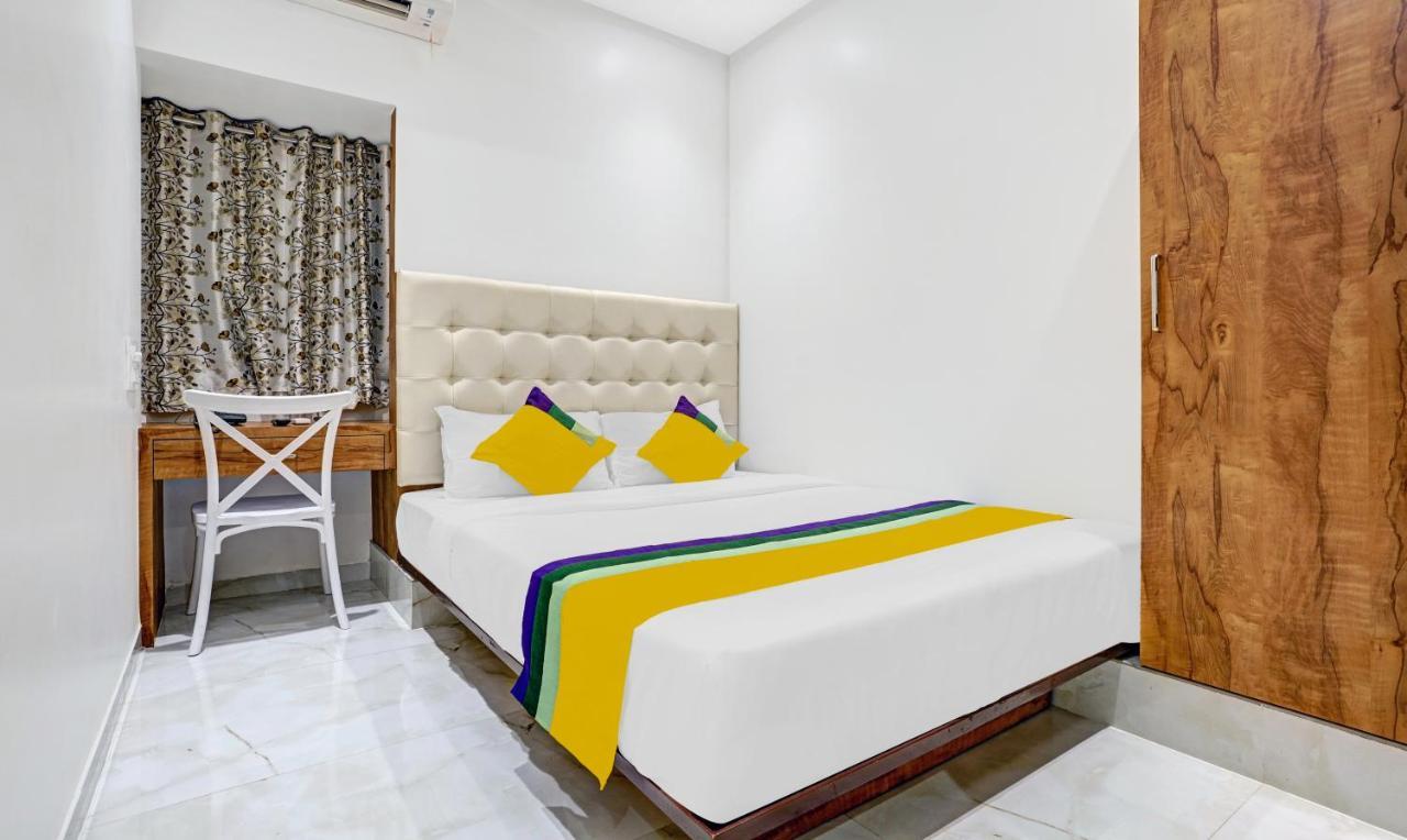 Itsy Hotels Heraa International Mumbai Exterior photo