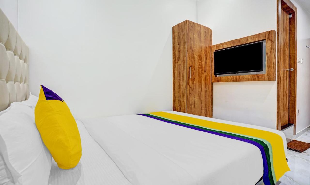 Itsy Hotels Heraa International Mumbai Exterior photo