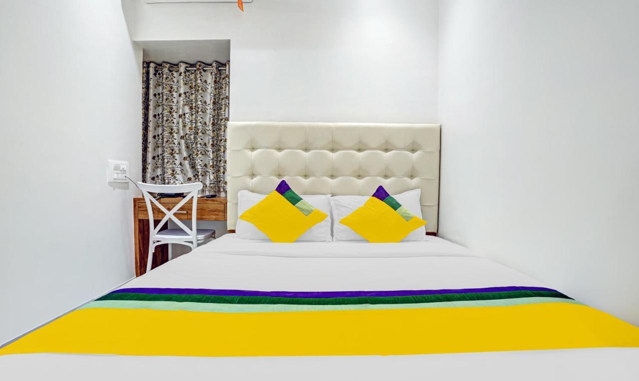 Itsy Hotels Heraa International Mumbai Exterior photo